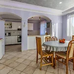 3 Bedroom In Apartment Pula