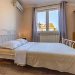 3 Bedroom In Pula