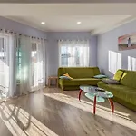 Apartment 3 Bedroom In