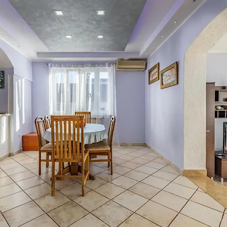 3 Bedroom In Апартаменты