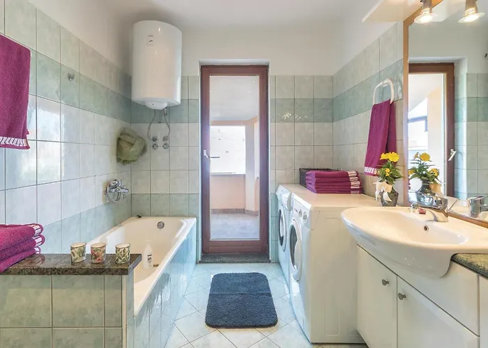 3 Bedroom In Апартаменты Пула