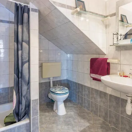 3 Bedroom Beautiful In Pula