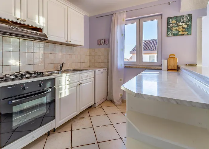 Apartment 3 Bedroom In