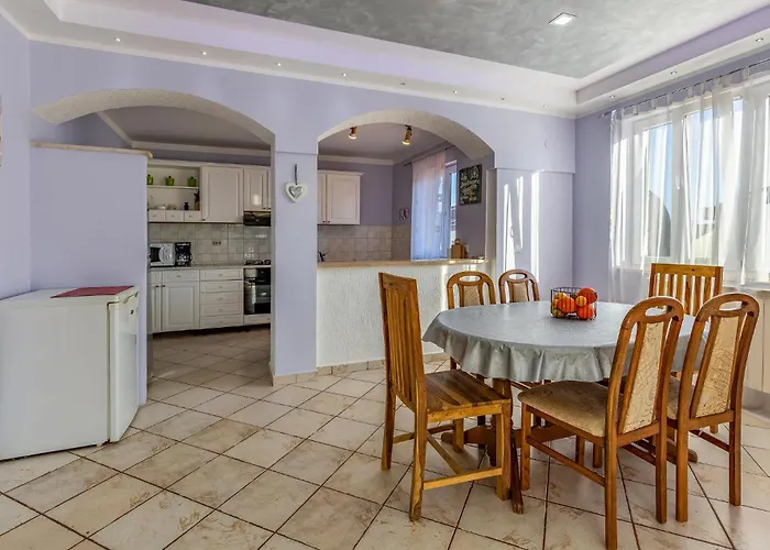 3 Bedroom In Apartment Pula