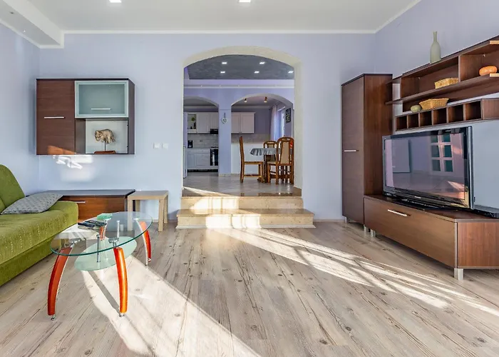3 Bedroom In Pula