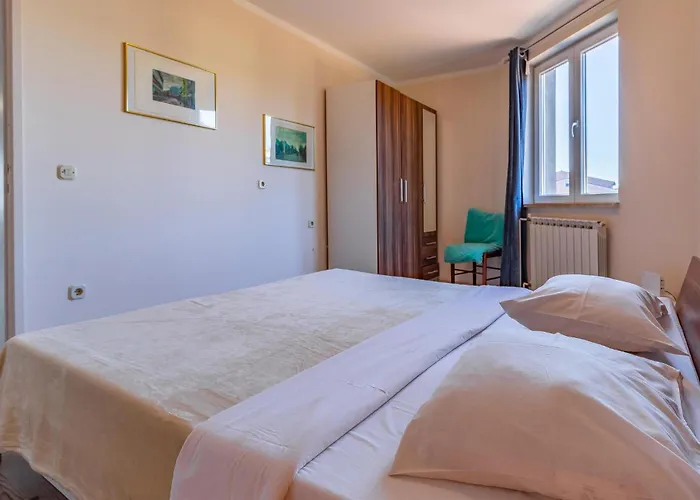 3 Bedroom In Apartman Pula